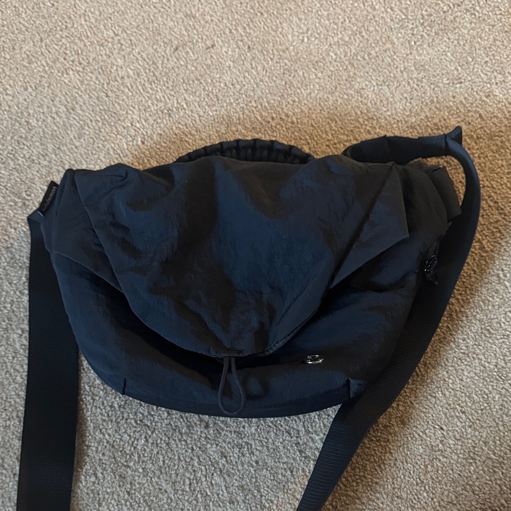 Lululemon Curved Crossbody Bag, Black